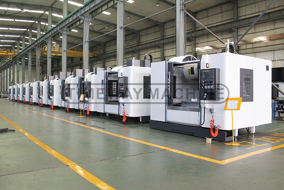 600 mm Table Travel VMC1060L Machine de fraisage verticale CNC avec une capacité de 24 magasins d'outils