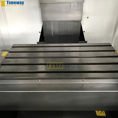 Obtenez la meilleure offre sur VMC650 Vertical Machine Center avec T-slot No./largeur/pitch 5-18-80