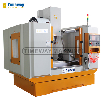 Machine de fraisage CNC verticale à haute précision et à haute vitesse d'alimentation VMC850 pour métal