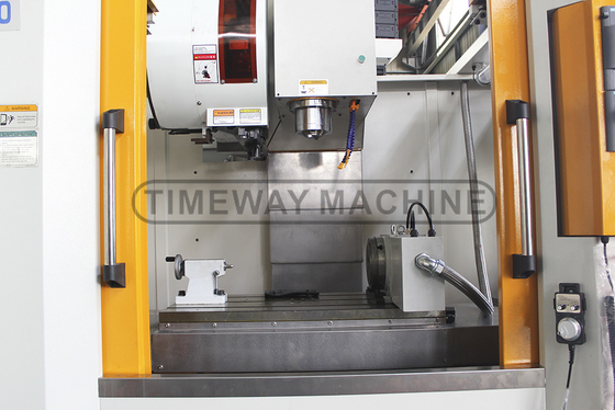 Machine de fraisage CNC verticale à haute précision et à haute vitesse d'alimentation VMC850 pour métal